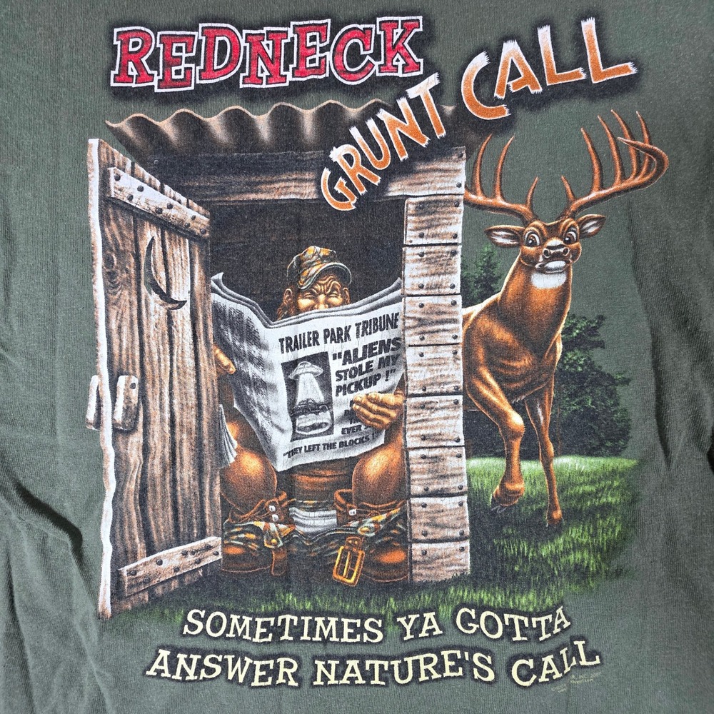 Gildan Redneck Sportsman Grunt Call Graphic T-Shirt Green Mens Medium
